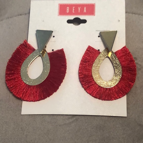 New red tassel earrings - Picture 2 of 2